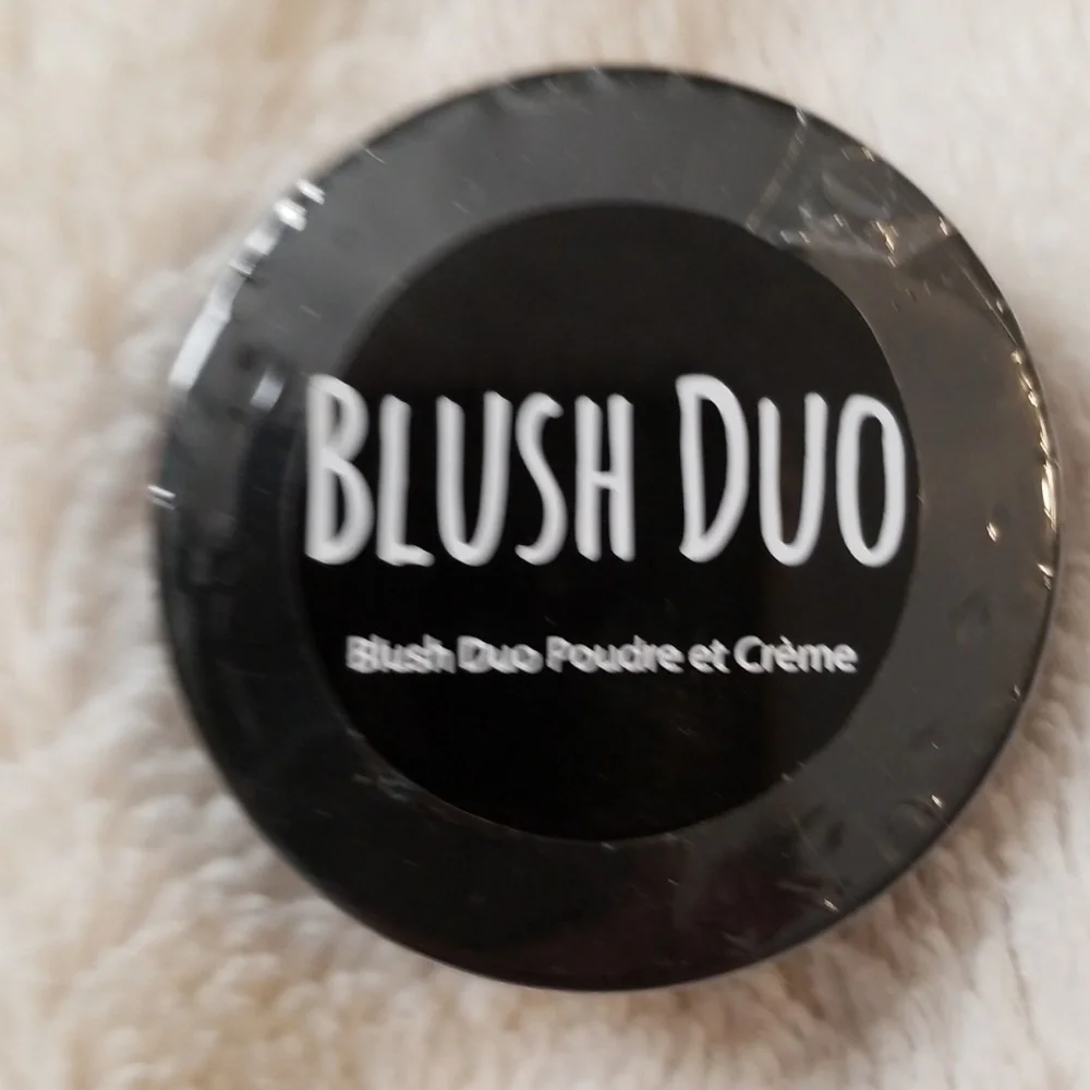 4/25 bundle. The Beauty Crop blush Papaya